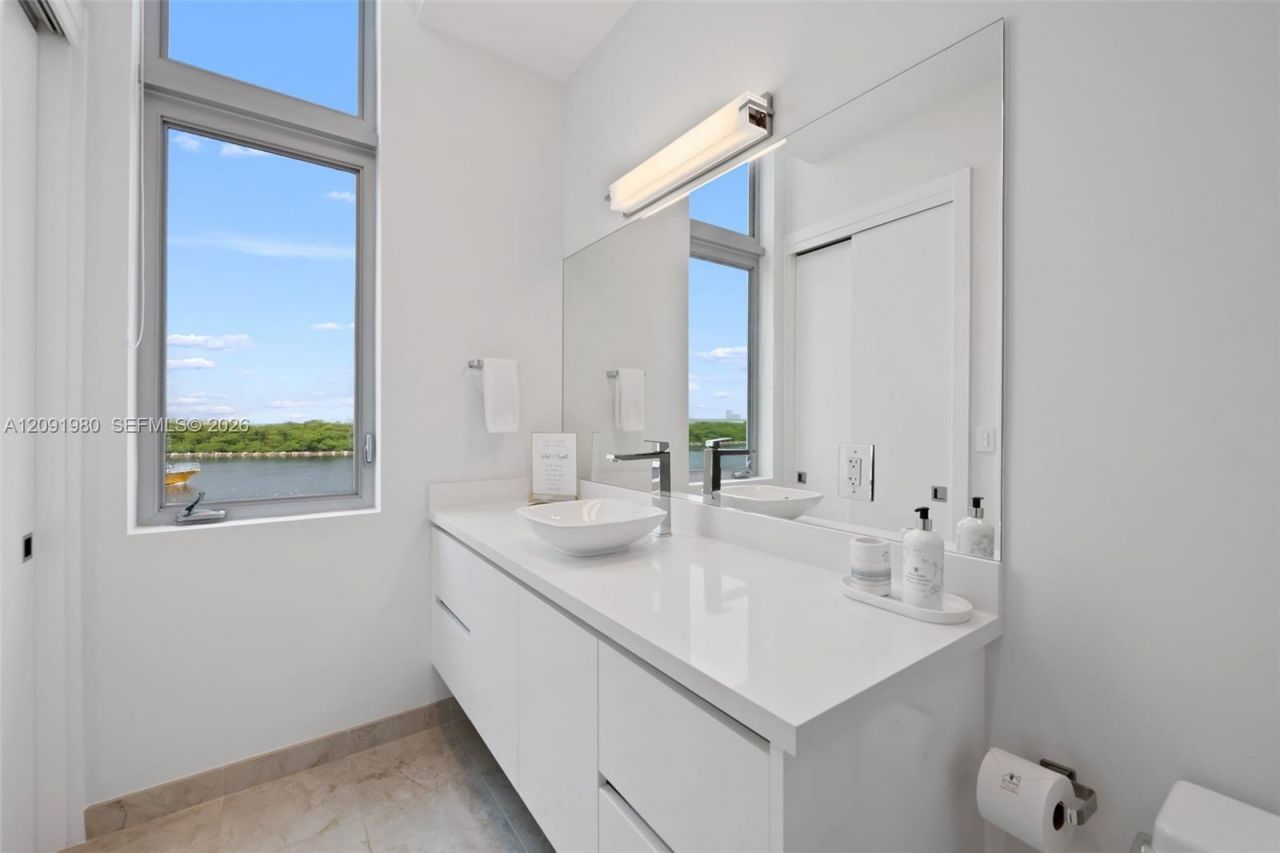 2860 N Ocean Dr, Hollywood, FL 33019 Photo