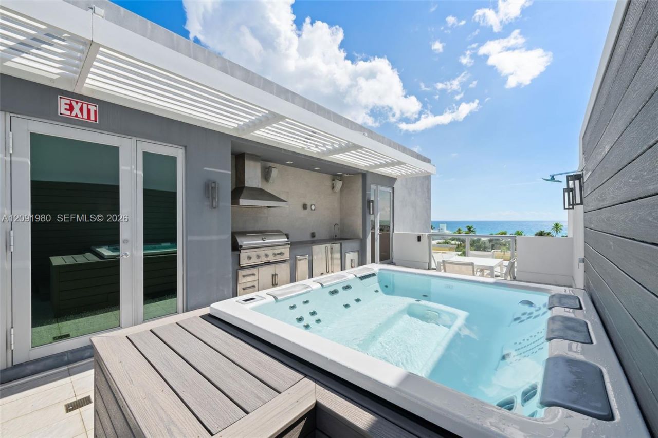 2860 N Ocean Dr, Hollywood, FL 33019 Photo