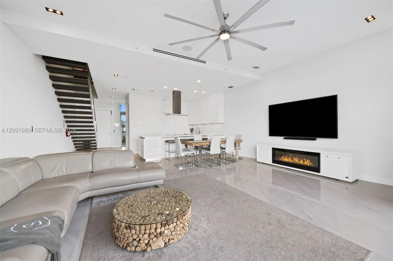 2860 N Ocean Dr, Hollywood, FL 33019 Photo