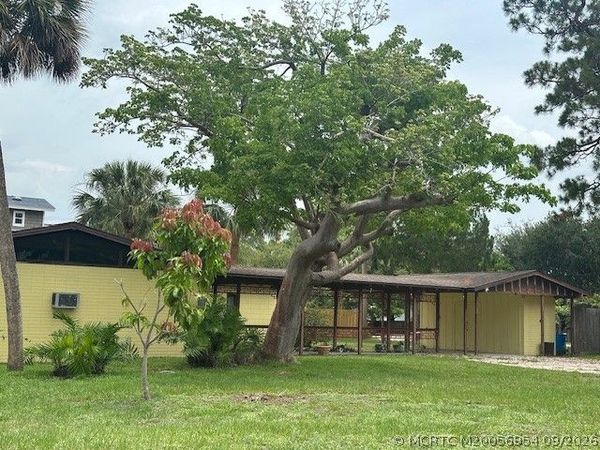 1651 SE 8th Street , Stuart, FL 34996