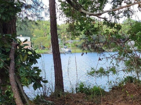 675 Tanglewood Dr, Pensacola, FL 32503