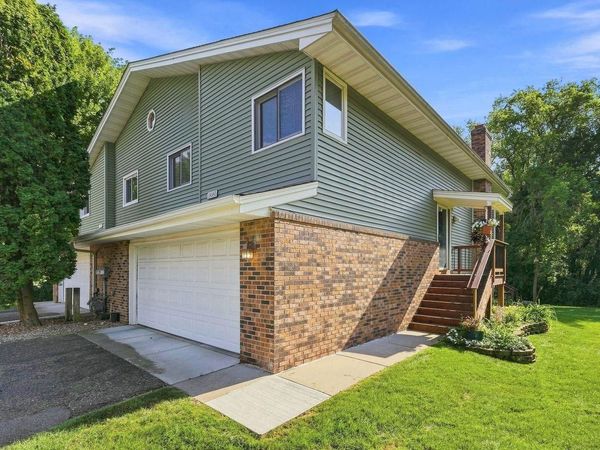 18385 Creeks Bend Drive, Minnetonka, MN 55345