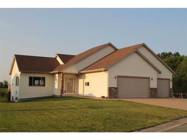 463 Sierra Lane NW, Eyota, MN 55934