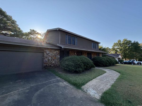 2320 Indian Trails Street, Jonesboro, AR 72401
