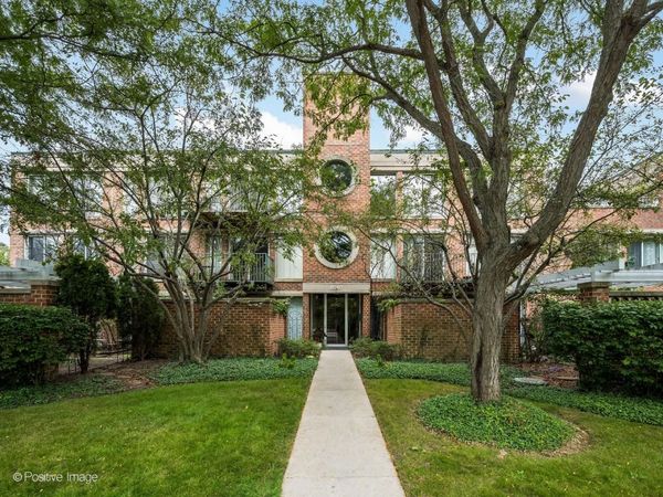 6040 Arbor Lane, Unit 102, Northfield, IL 60093