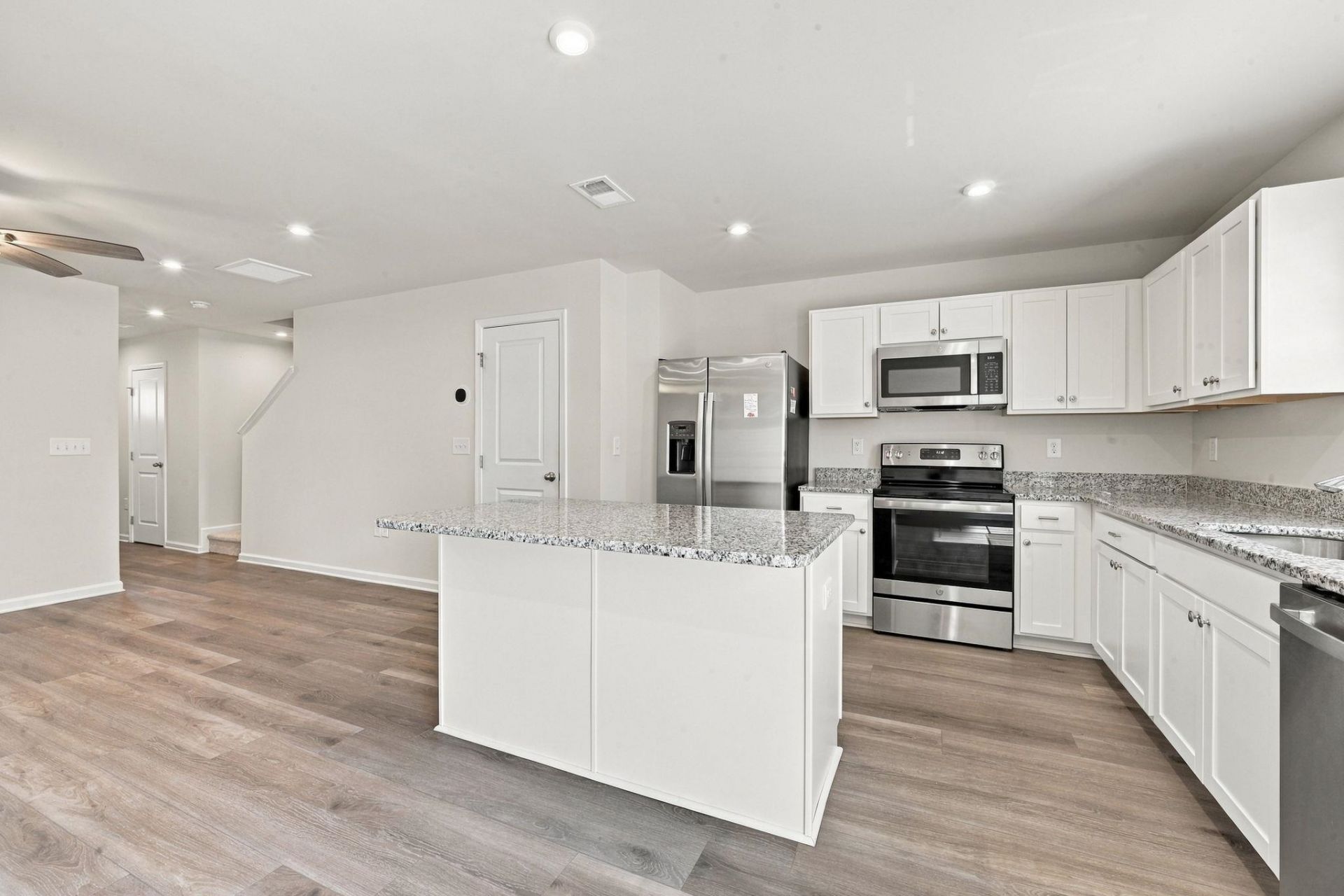 301 Granada St.  Photo 12