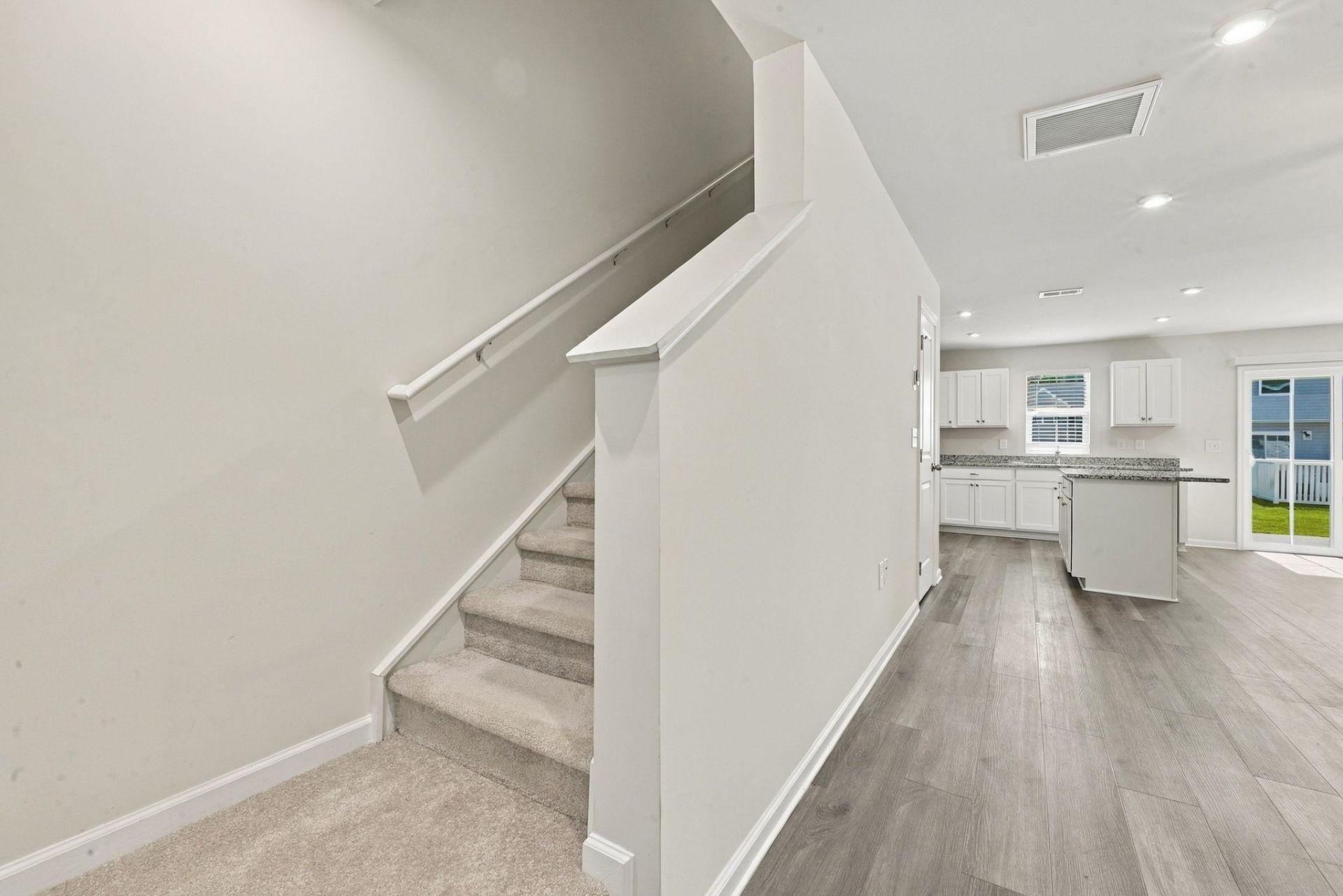 301 Granada St.  Photo 17