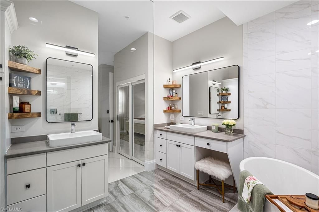 21460 Strada Nuova Cir, Unit B205, Estero, FL 33928 Photo