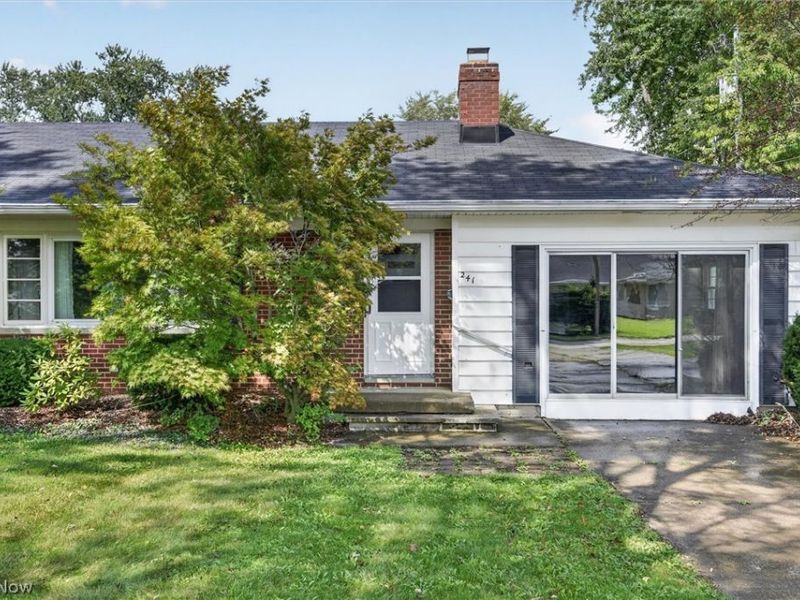 241 Montrose Way, Wellington, OH 44090 Photo 2