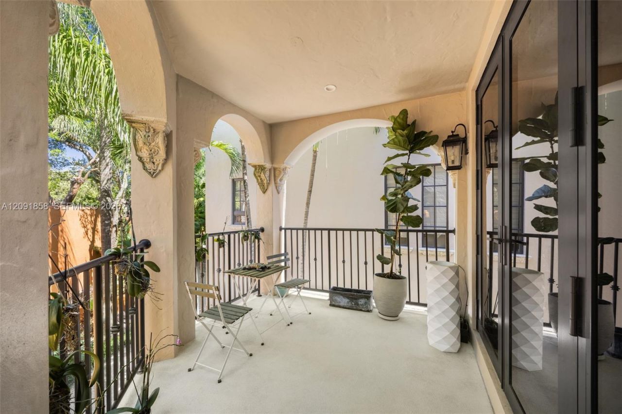 3471 Main Hwy, Unit 1204, Coconut Grove, FL 33133 Photo