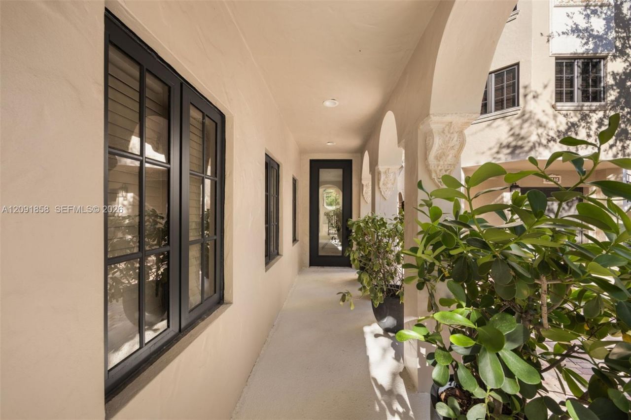 3471 Main Hwy, Unit 1204, Coconut Grove, FL 33133 Photo
