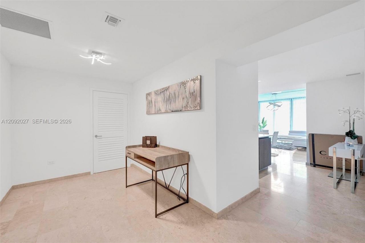 88 SW 7th St , Unit 910, Miami, FL 33130 Photo
