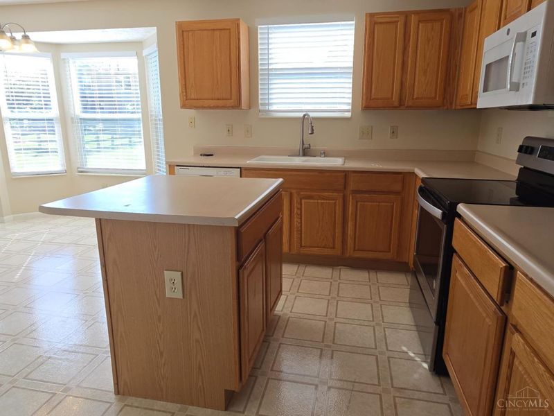 7699 Livingston Drive, Deerfield Township, OH 45040 Photo 13
