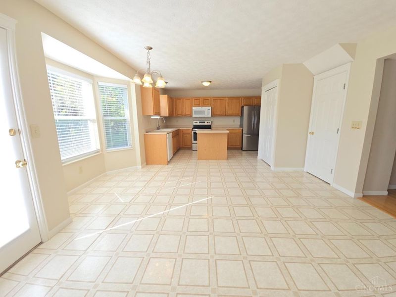 7699 Livingston Drive, Deerfield Township, OH 45040 Photo 9