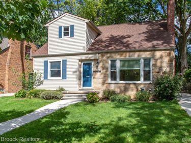 10744 Kingston Avenue, Huntington Woods, Mi 48070