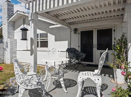 990 Riverview Drive, Gardnerville, NV 89460 Photo