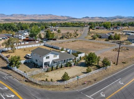 990 Riverview Drive, Gardnerville, NV 89460 Photo