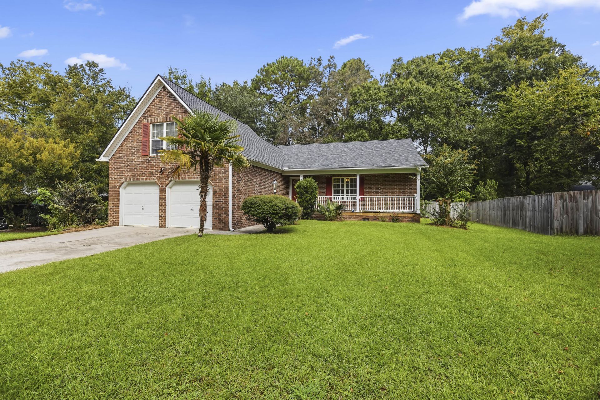 185 Thames Avenue Photo 1