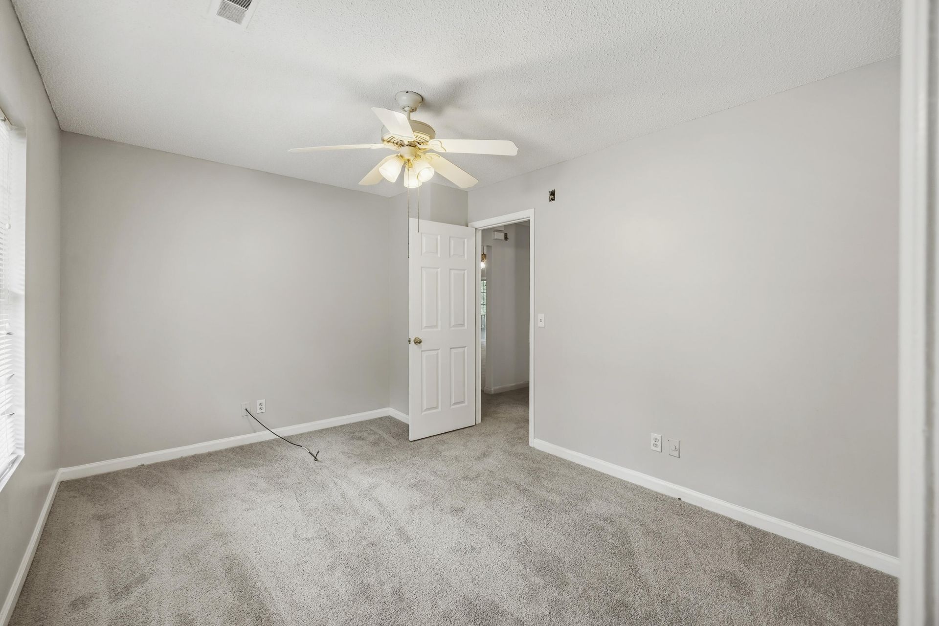 185 Thames Avenue Photo 11