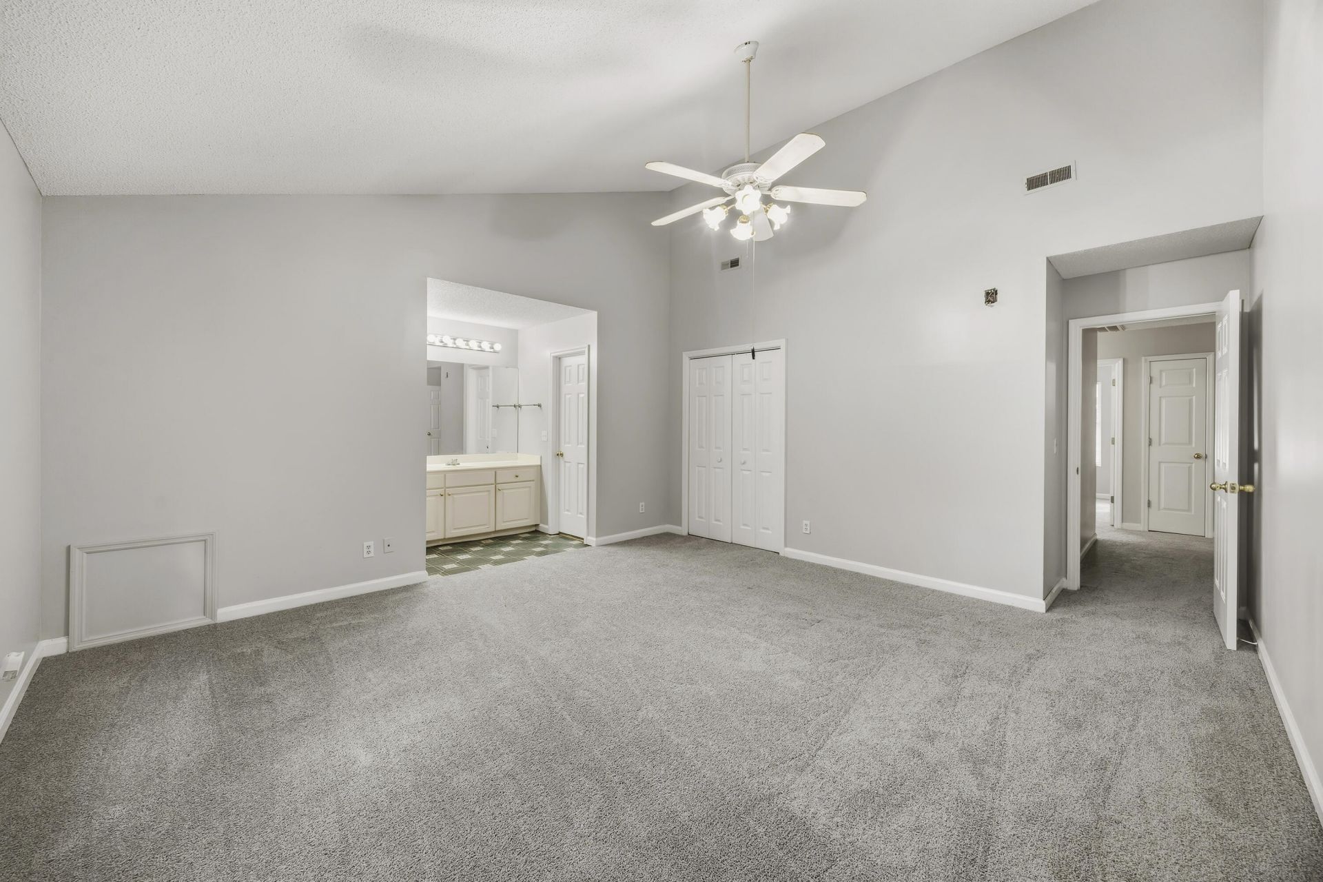 185 Thames Avenue Photo 16