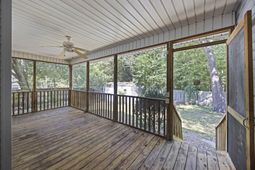 185 Thames Avenue photo 4