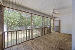 185 Thames Avenue photo 4