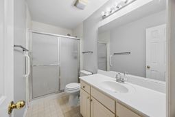 185 Thames Avenue photo 4
