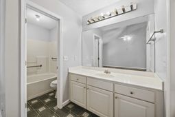 185 Thames Avenue photo 4