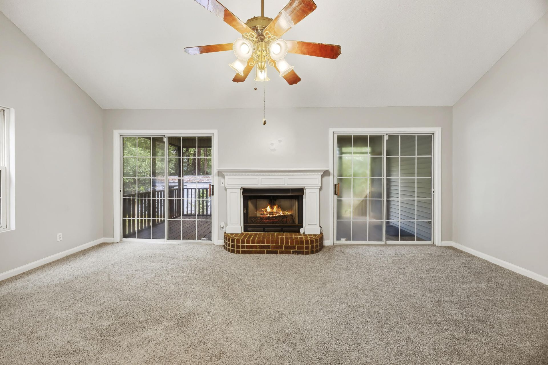 185 Thames Avenue Photo 7