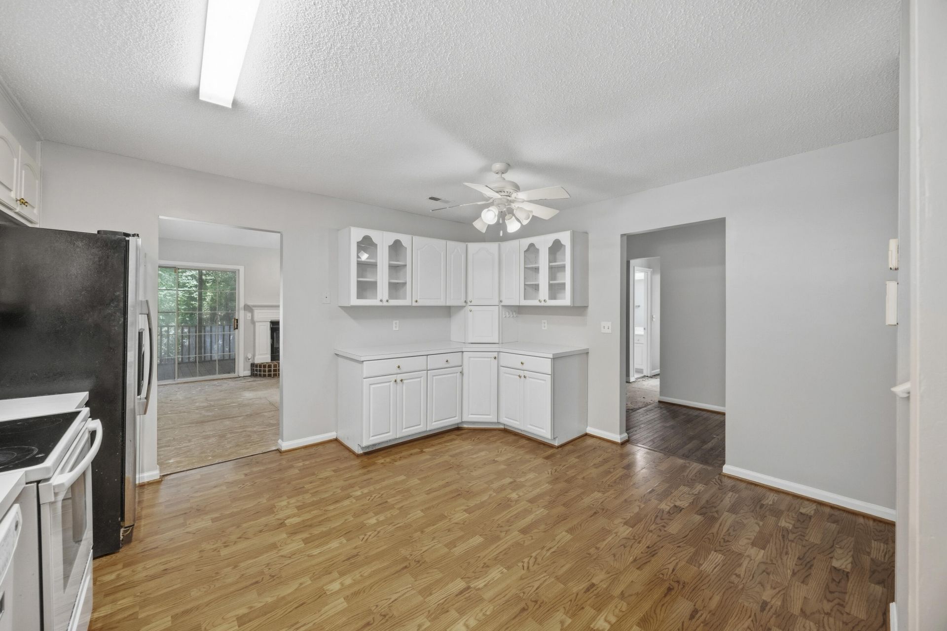 185 Thames Avenue Photo 7