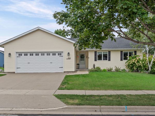 802 Silver Dr, Holmen, WI 54636