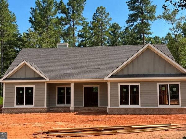 1044 Hornets Bridge Drive, Elberton, GA 30635