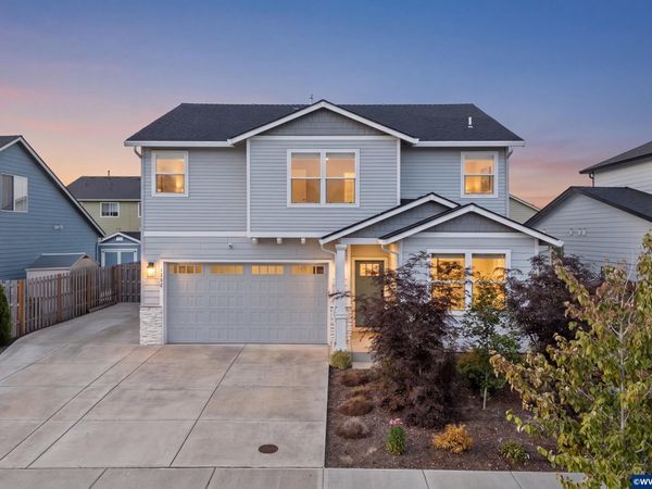 1054 Hickory St, Independence, OR 97351