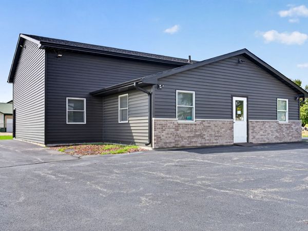 1960 S 21st Street , Clinton, IA 52732