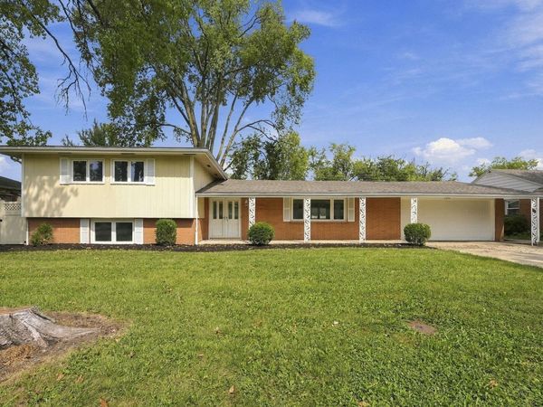 2304 W Cambridge Drive, Muncie, IN 47304