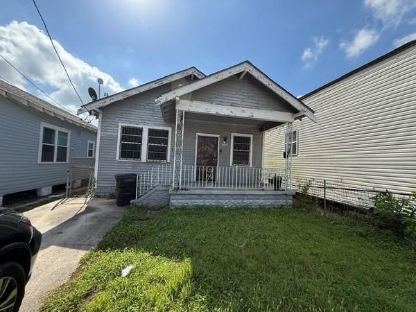 1437 PAULINE Street , New Orleans, LA 70117