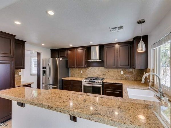 240 Honeywood Street , Henderson, NV 89074