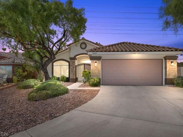 1601 Diamond Oaks Court , Las Vegas, NV 89117
