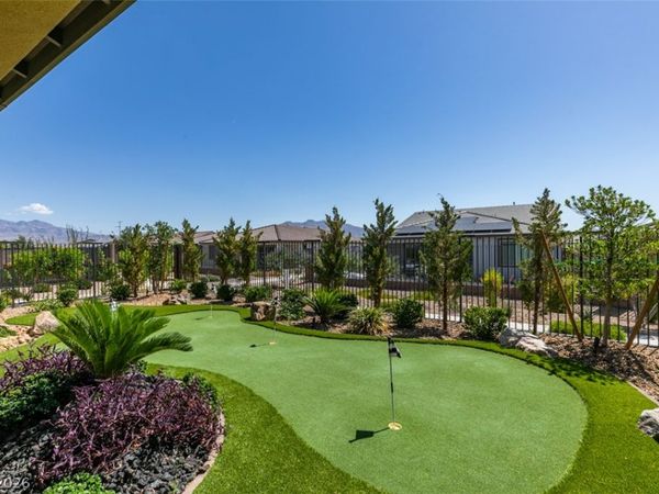 10184 Chrysolite , Las Vegas, NV 89143