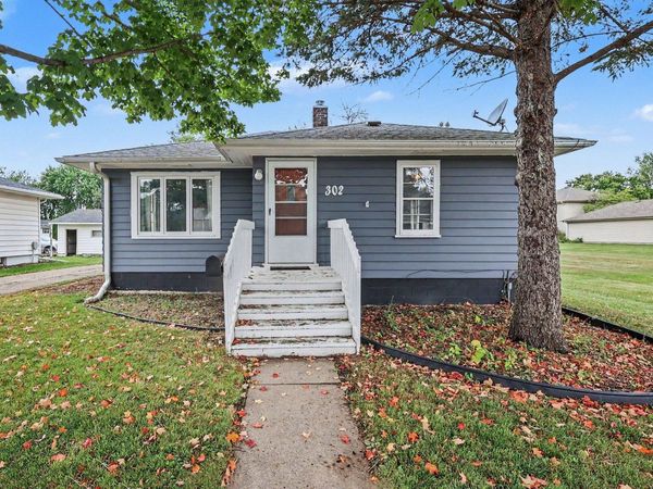 302 Lincoln Avenue N, New Prague, MN 56071