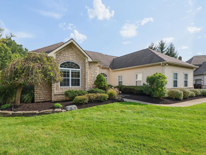 8605 Swisher Creek Crossing, New Albany, OH 43054 Photo 3