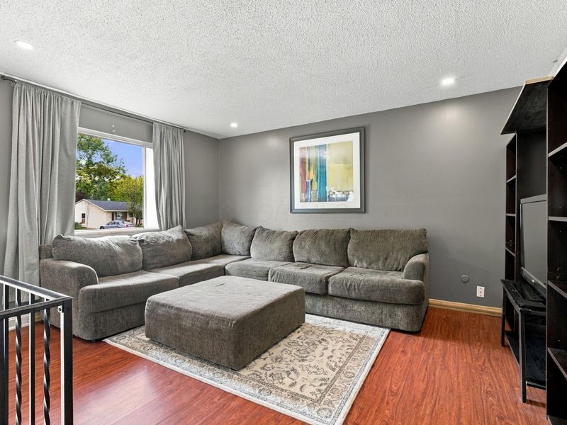 5346 Carbondale Drive, Columbus, OH 43232 Photo 5
