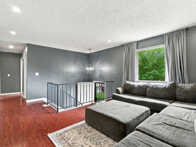 5346 Carbondale Drive, Columbus, OH 43232 Photo 6