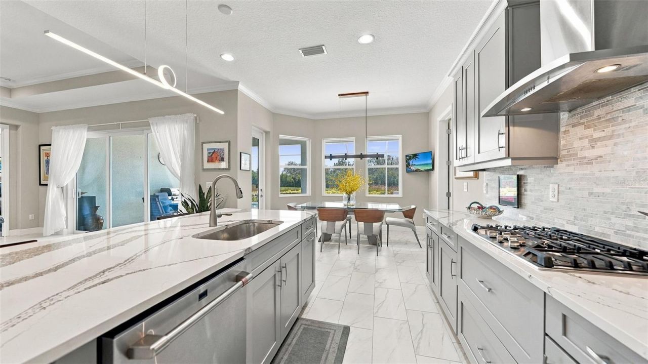 6285 Rivo Lakes Boulevard , Sarasota, FL 34241 Photo