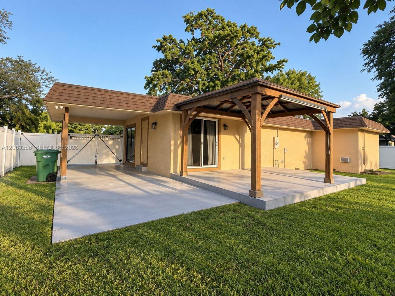 7907 NW 73rd Ter, Tamarac, FL 33321 Photo