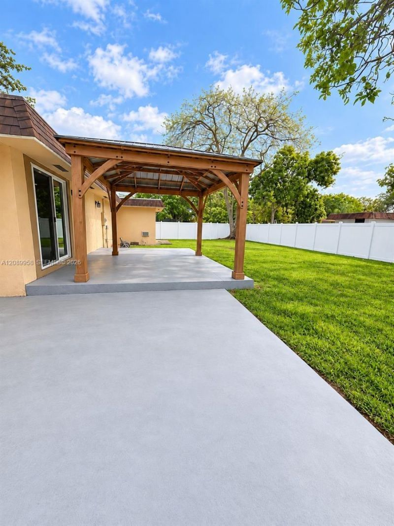 7907 NW 73rd Ter, Tamarac, FL 33321 Photo