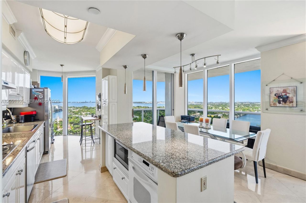 4775 Collins Ave , Unit 2207, Miami Beach, FL 33140 Photo