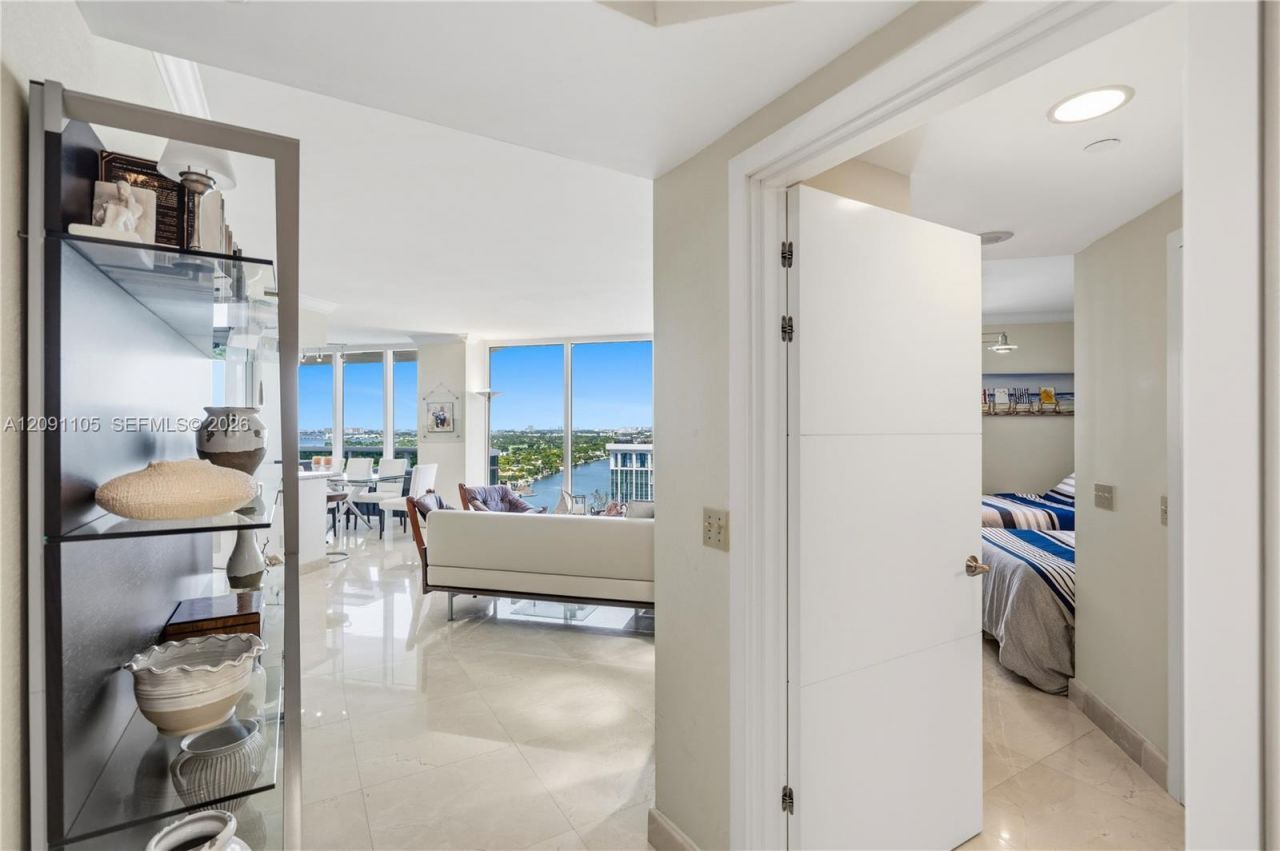 4775 Collins Ave , Unit 2207, Miami Beach, FL 33140 Photo