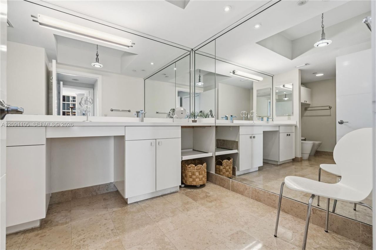 4775 Collins Ave , Unit 2207, Miami Beach, FL 33140 Photo
