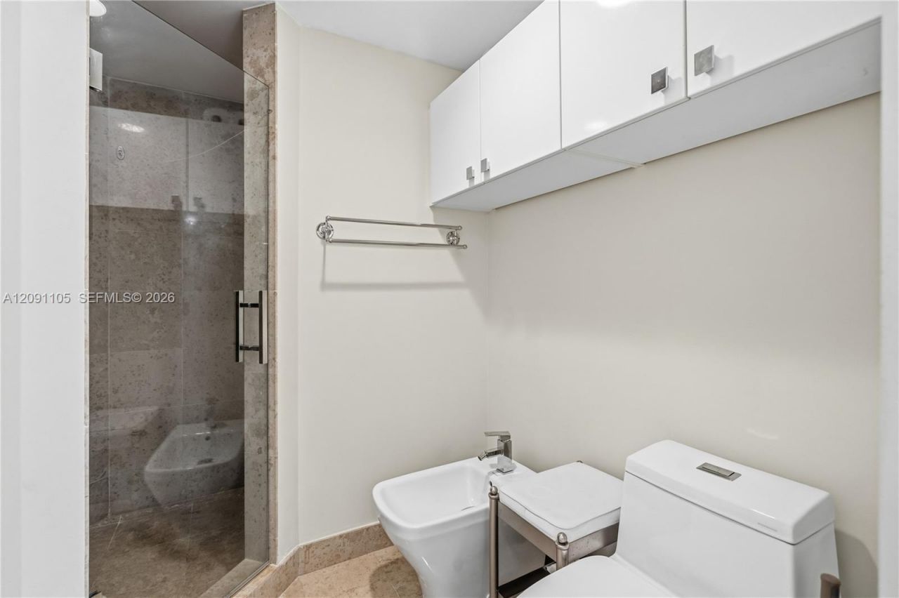 4775 Collins Ave , Unit 2207, Miami Beach, FL 33140 Photo